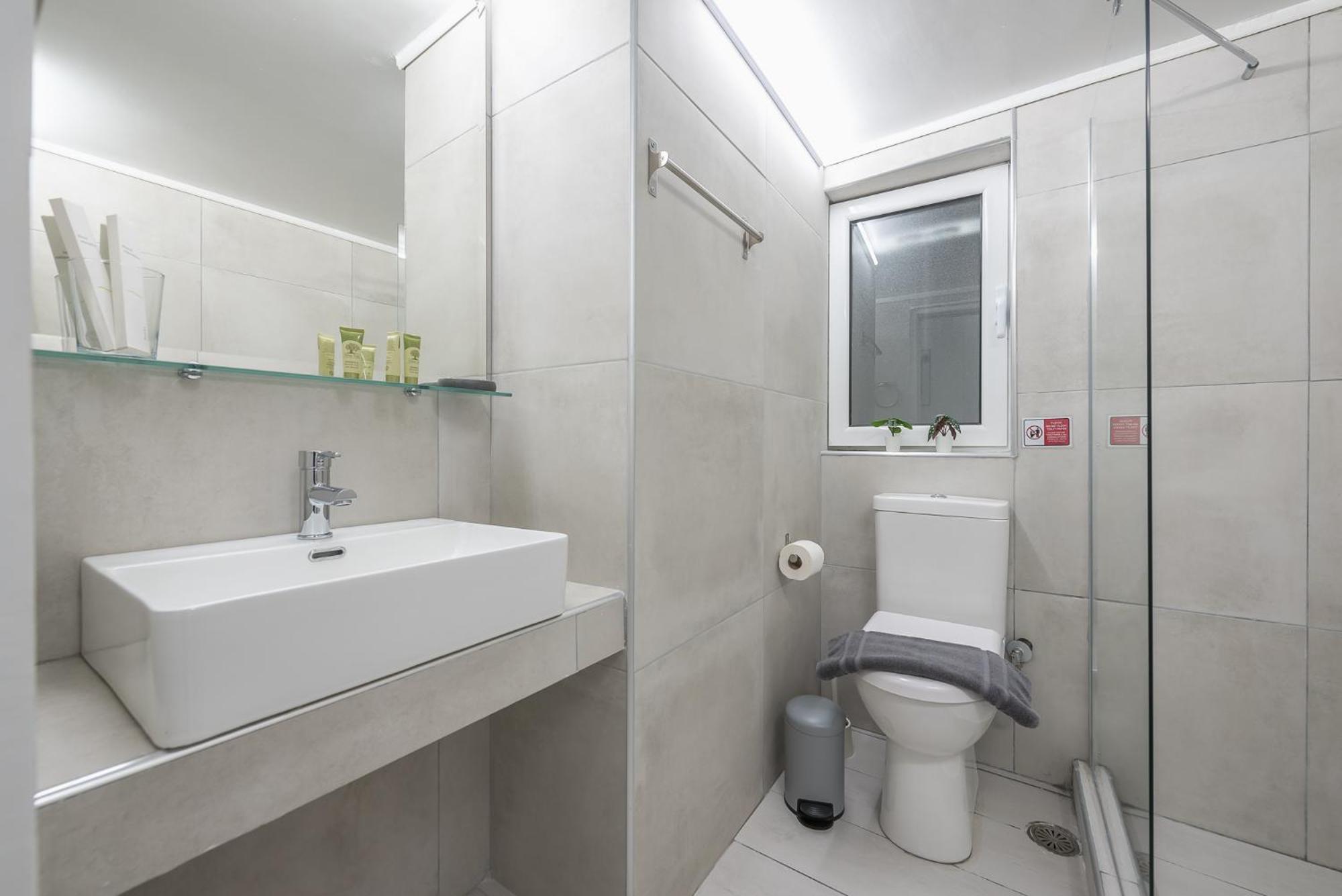 Contemporary Apartment 200M From Acropolis 100Mbps Netflix アテネ エクステリア 写真